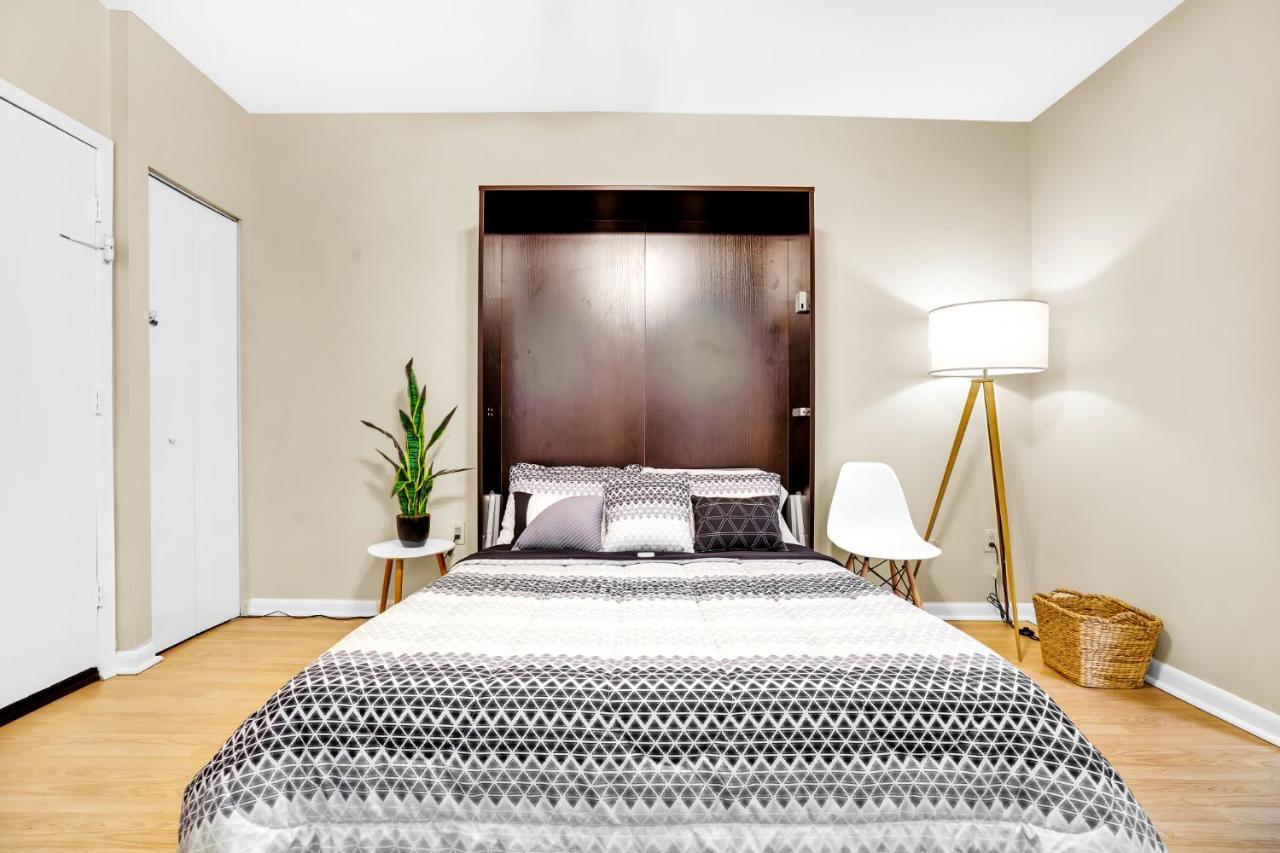 Rittenhouse Studio Apartment With Patio By Act Філадельфія Екстер'єр фото